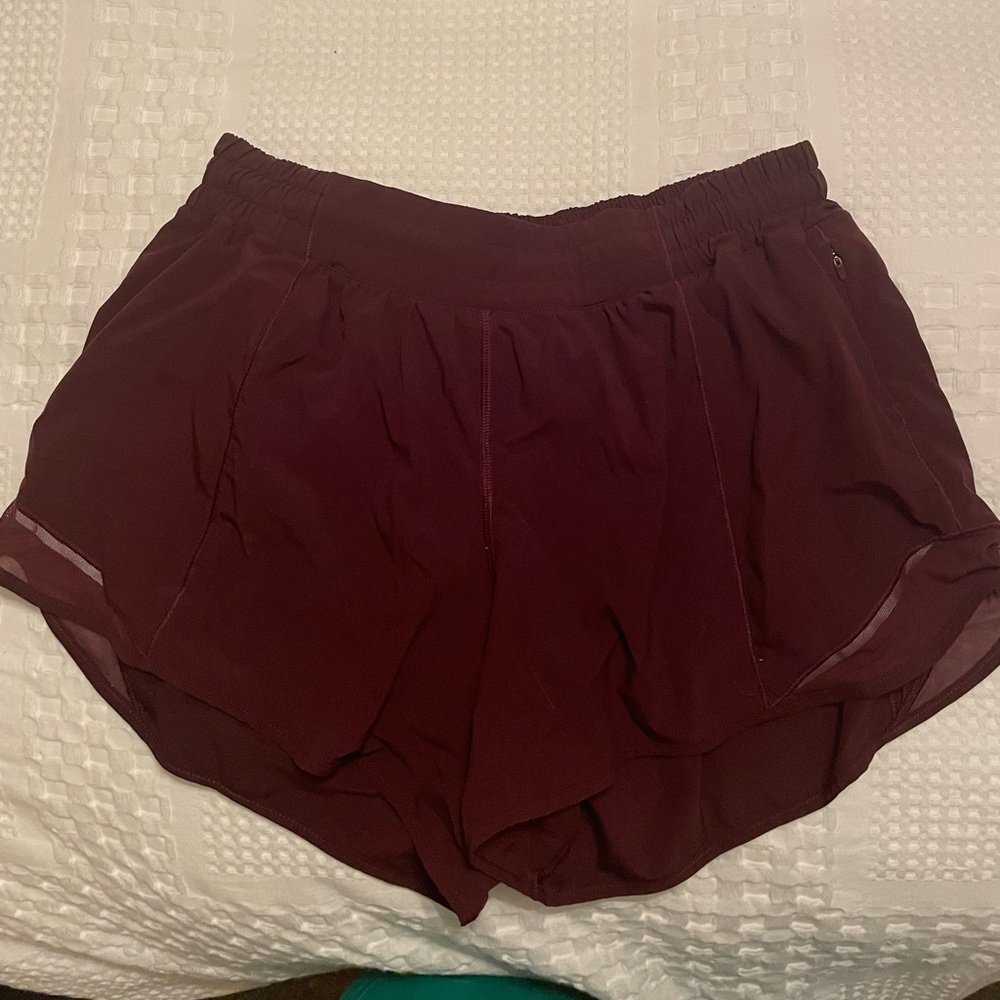 Lululemon 4” hotty hot shorts
